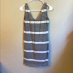Black and White Sleeveless V-Neck Sheath Dress (Bin M)​ 5/$50